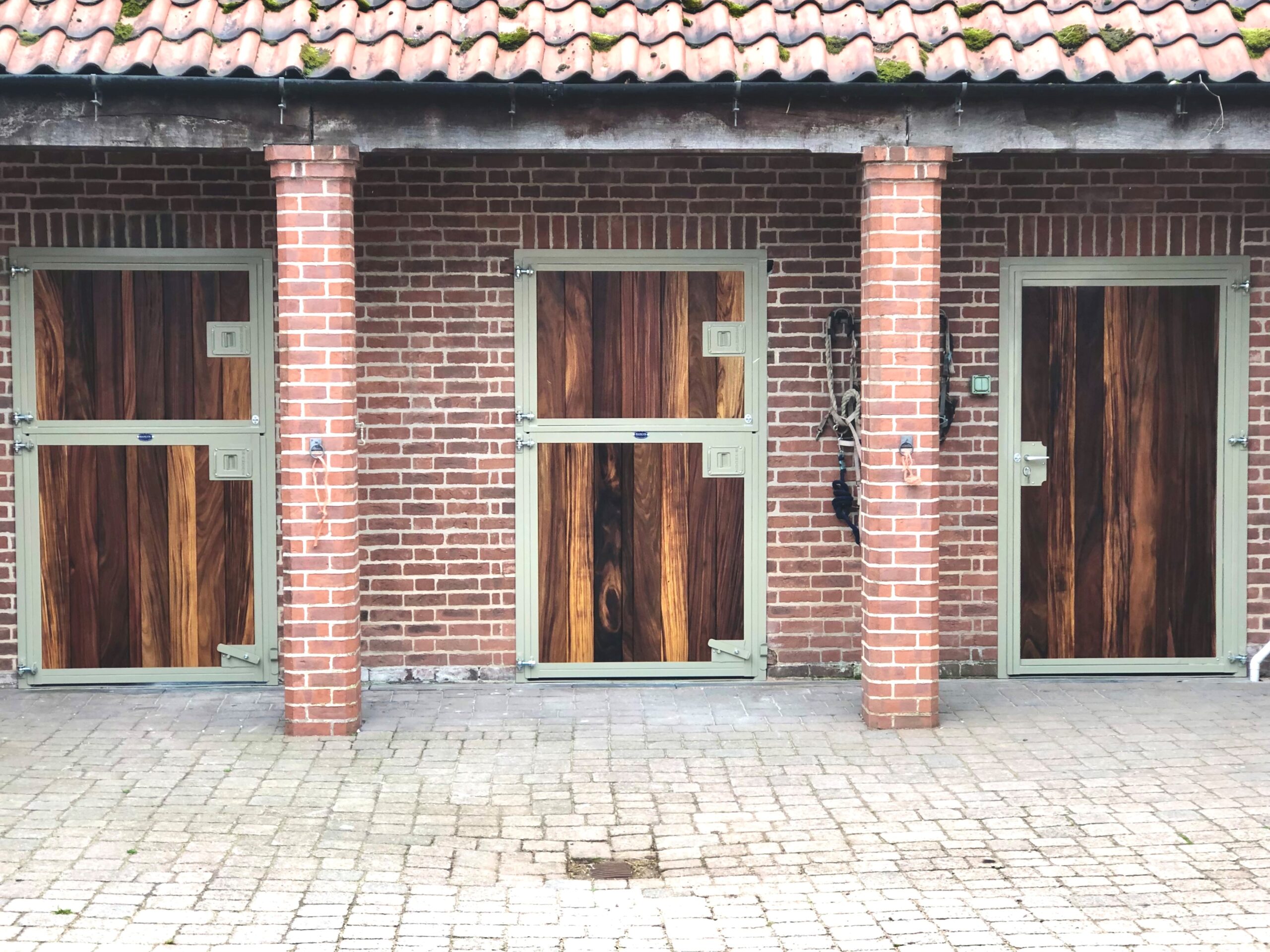 top-bottom-doors-herov2