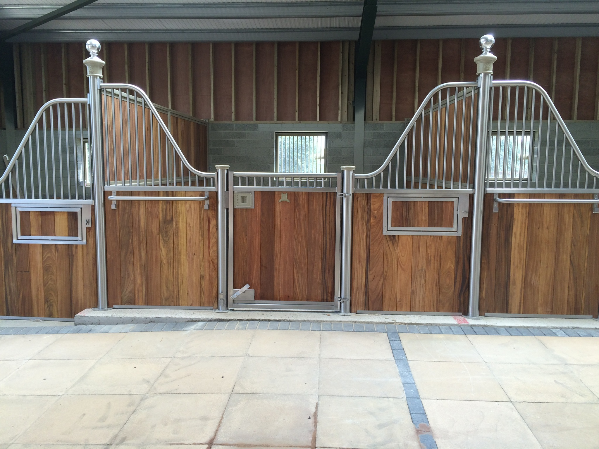 stable infill boards on the internal stalls