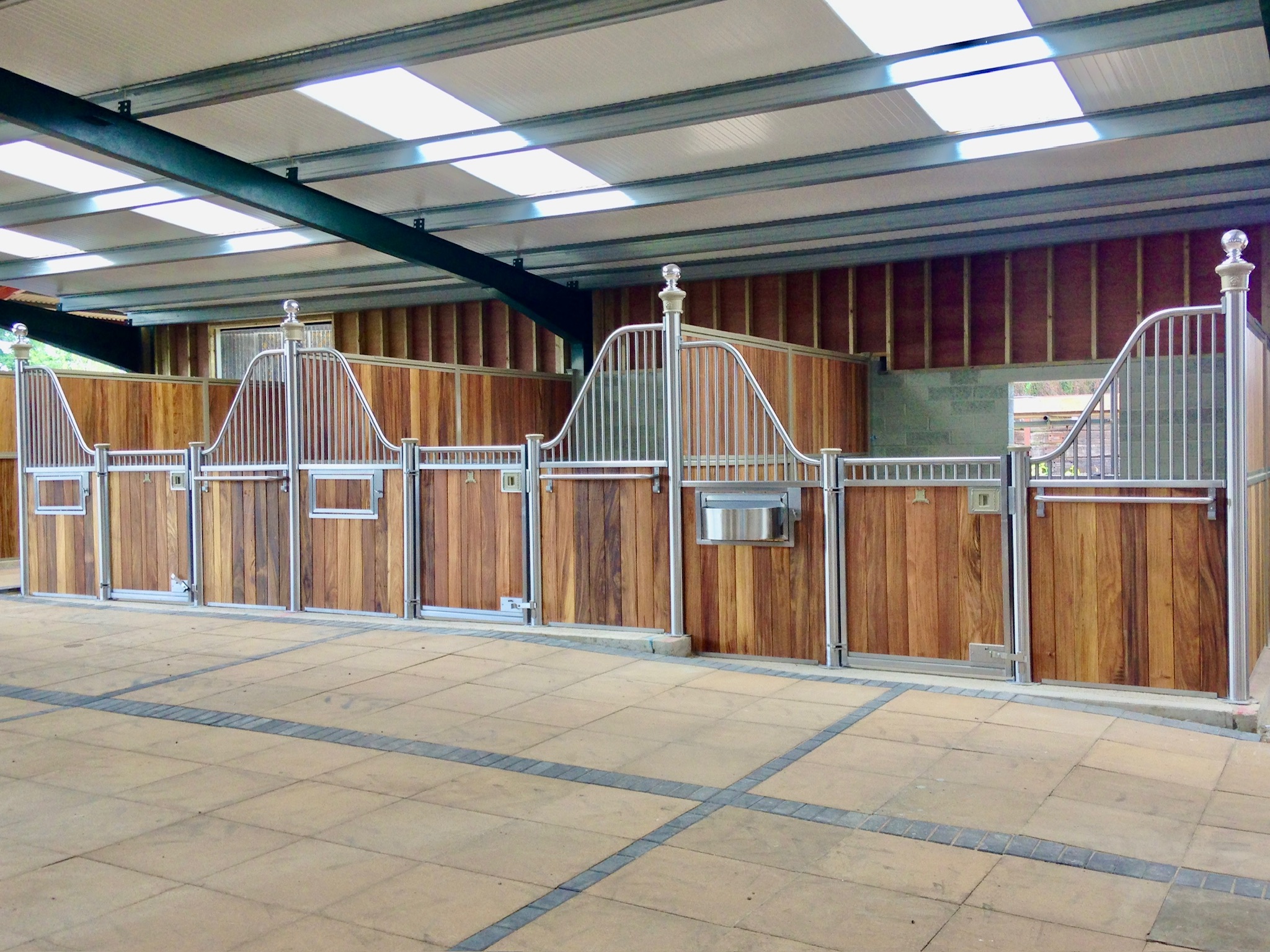 Stainless Steel Internal stables